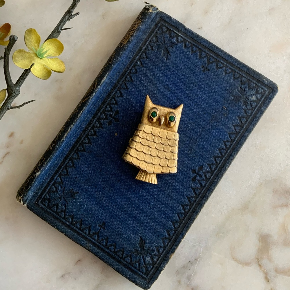 Gold Owl Brooch/Compact